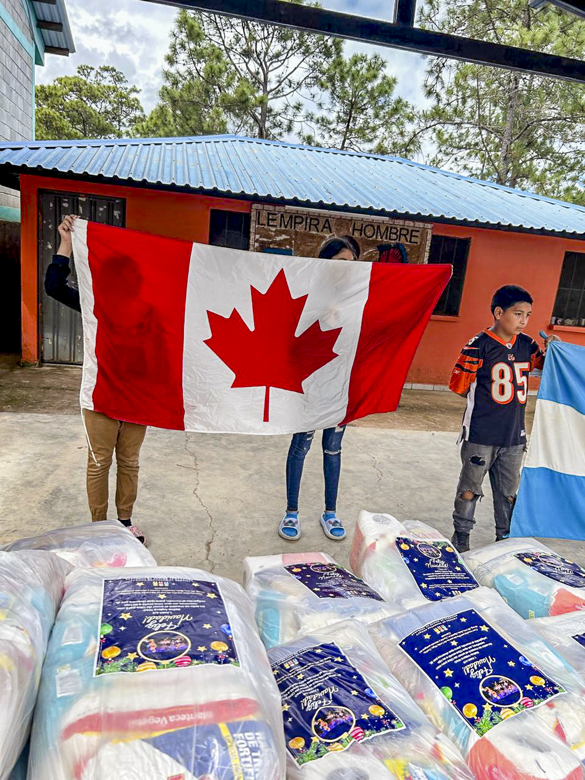 December 2025 - Food Hampers delivered to Retiro